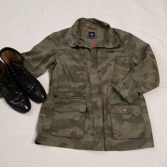 GAP Jackets & Blazers - Gap Large camo utility jacket.